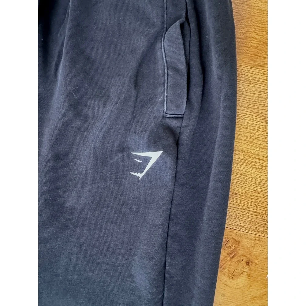 Gymshark Mens Crest Joggers Black Medium Sweatpants Training Gym Activewear